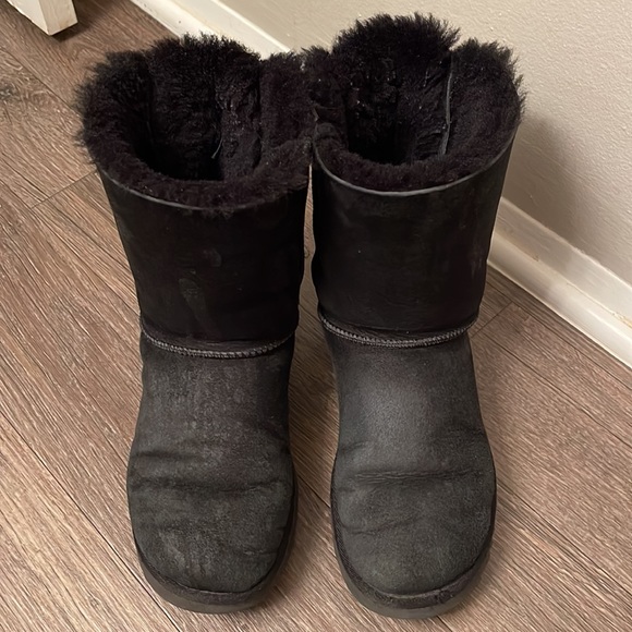 UGG Women’s Bailey Bow II - Black; Size 9 - Picture 3 of 7